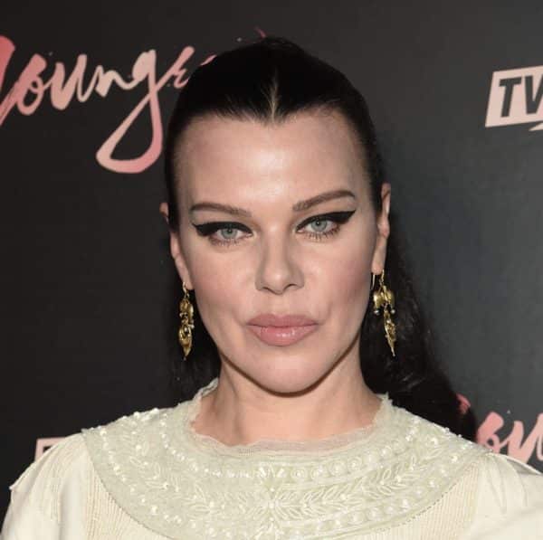 Debi Mazar