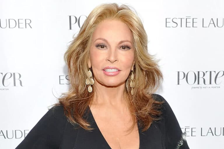 Raquel-Welch-incredible-women-gala-021523-88593e6a67d9480a9ee6ccb4f486b452