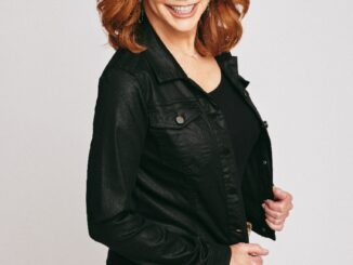 Reba Joins The Voice