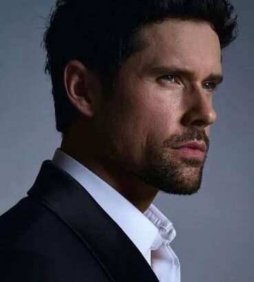 Celebrity Spotlight: Benjamin Hollingsworth